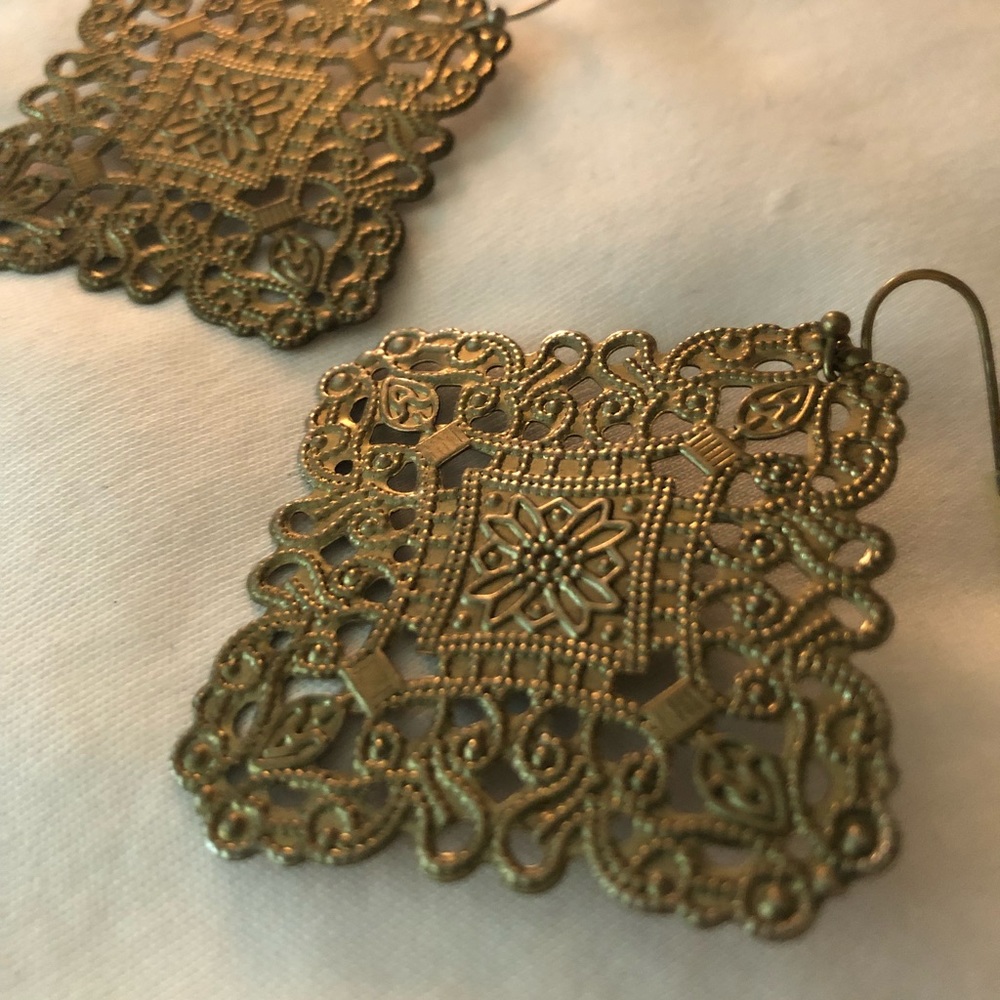 Flat gold earrings